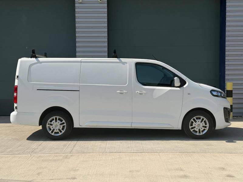 Vauxhall Vivaro 2900 1.5D 100Ps Sportive L2 H1 Van Lwb White #4