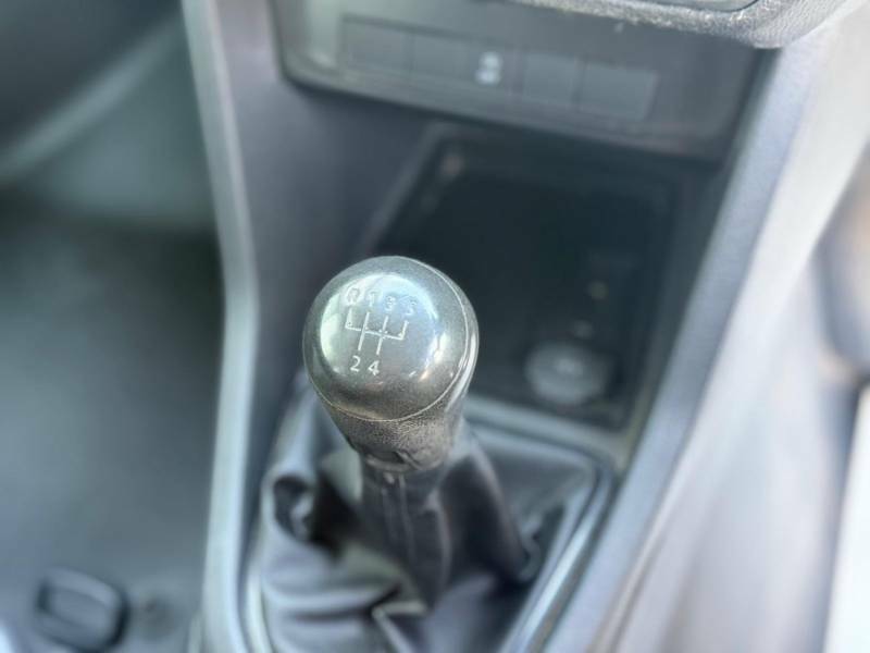 Volkswagen Caddy Maxi Startline White #18