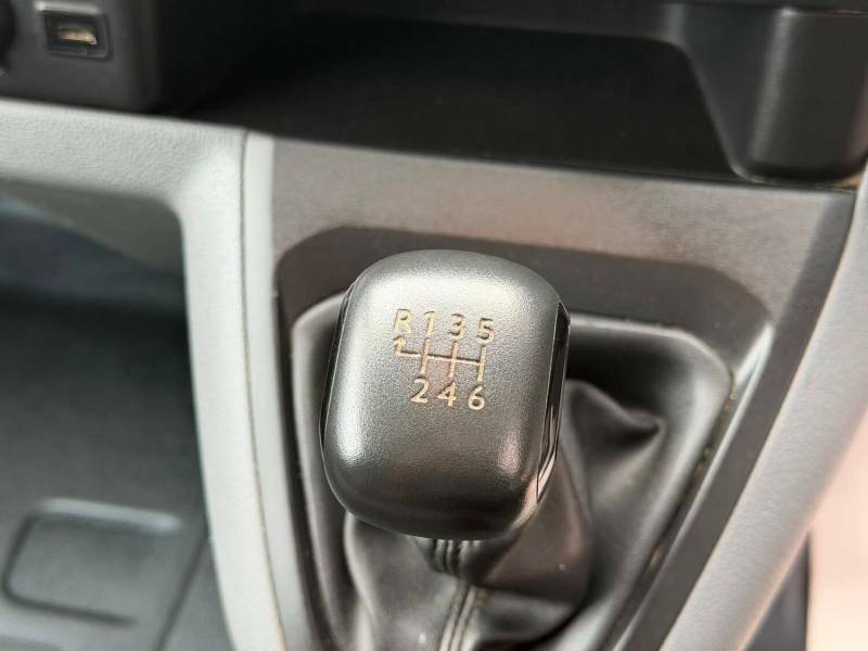 Toyota PROACE 1.6D 95 Van White #19