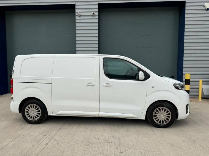 Toyota PROACE 1.6D 115 Comfort Van White #4