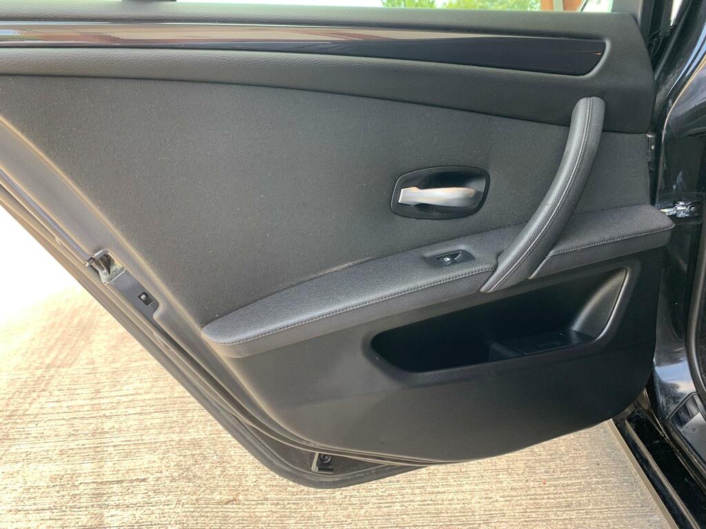 BMW 5 Series  Black #32