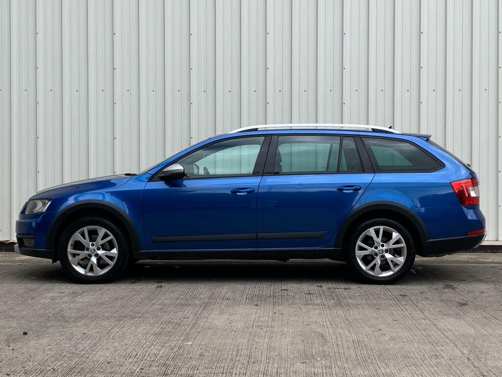 Skoda Octavia Estate Red #12