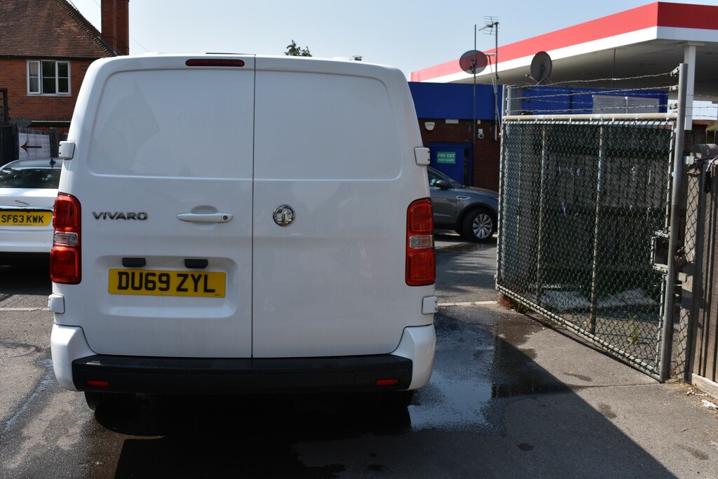 Vauxhall Vivaro 1.5 Turbo D 2900 Sportive Panel Van Man #4