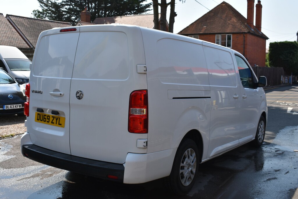 Vauxhall Vivaro 1.5 Turbo D 2900 Sportive Panel Van Man #3
