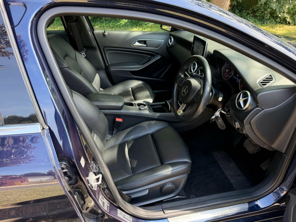 Mercedes-Benz A Class 2.1 A200d Se 7G-dct Euro 6 Ss Blue #4