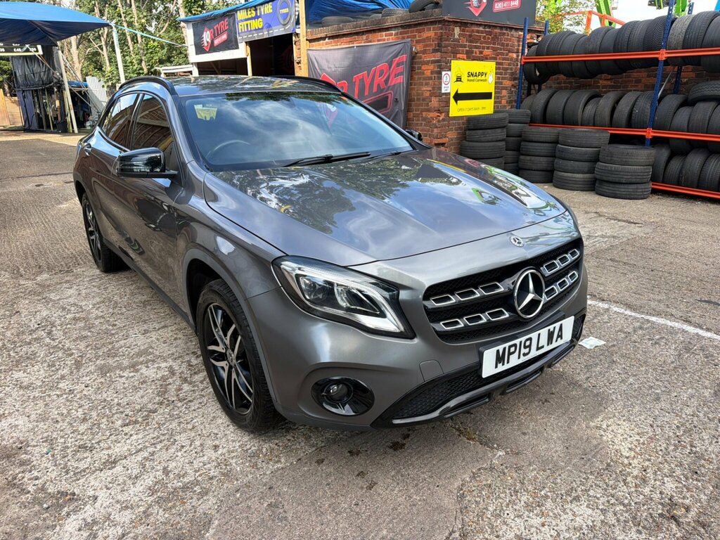 Mercedes-Benz GLA Class 1.6 Gla180 Urban Edition 7G-dct Euro 6 Ss Grey
