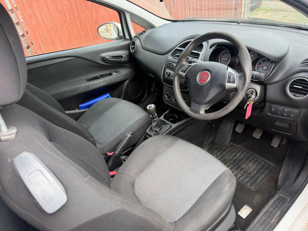 Fiat Punto 1.2 Pop Euro 6 White #4