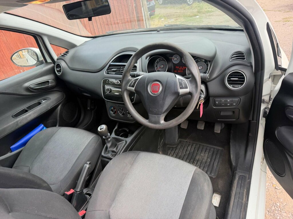 Fiat Punto 1.2 Pop Euro 6 White #5