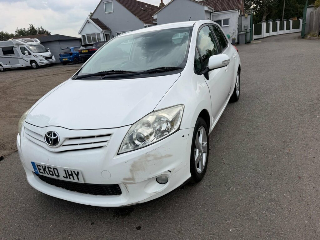 Toyota Auris 1.6 V-matic Tr Euro 5 White #3