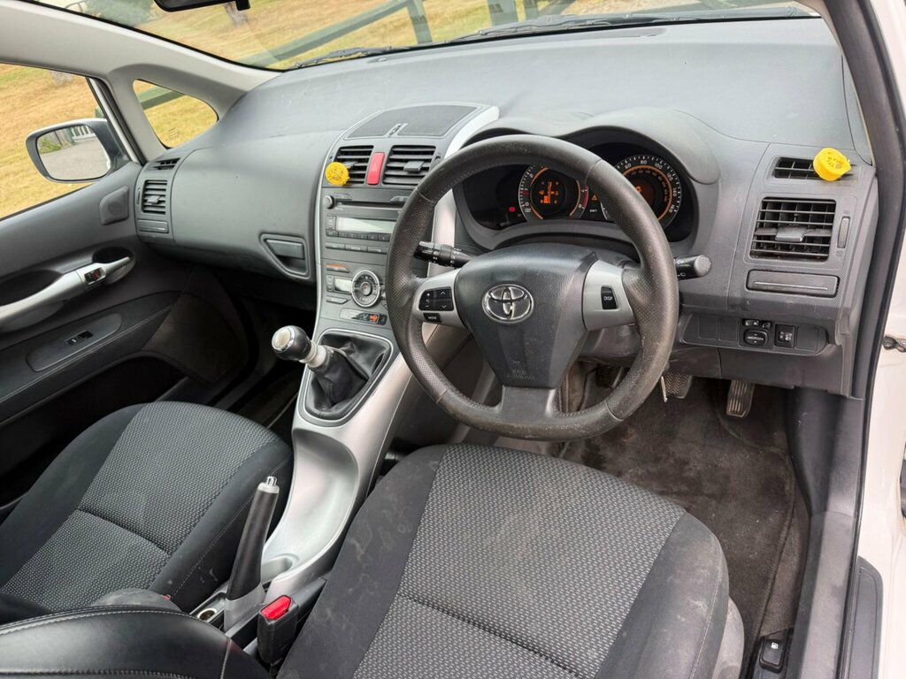 Toyota Auris 1.6 V-matic Tr Euro 5 White #5