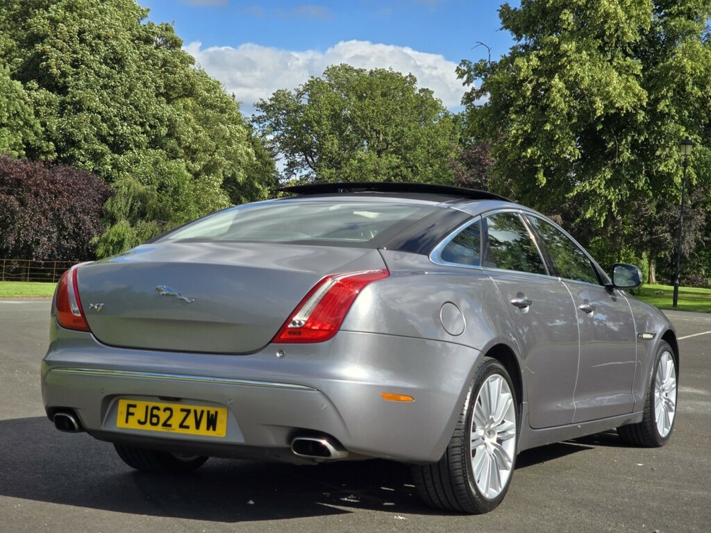 Jaguar XJ Saloon 3.0D V6 Portfolio Euro 5 Ss Lw Black #39