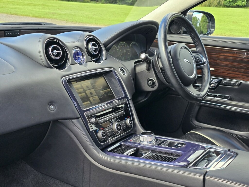 Jaguar XJ 3.0 D V6 Portfolio Grey #3