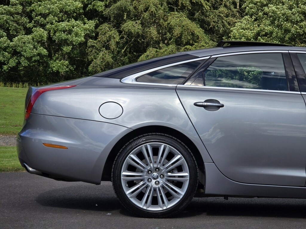 Jaguar XJ Saloon 3.0D V6 Portfolio Euro 5 Ss Lw Black #36