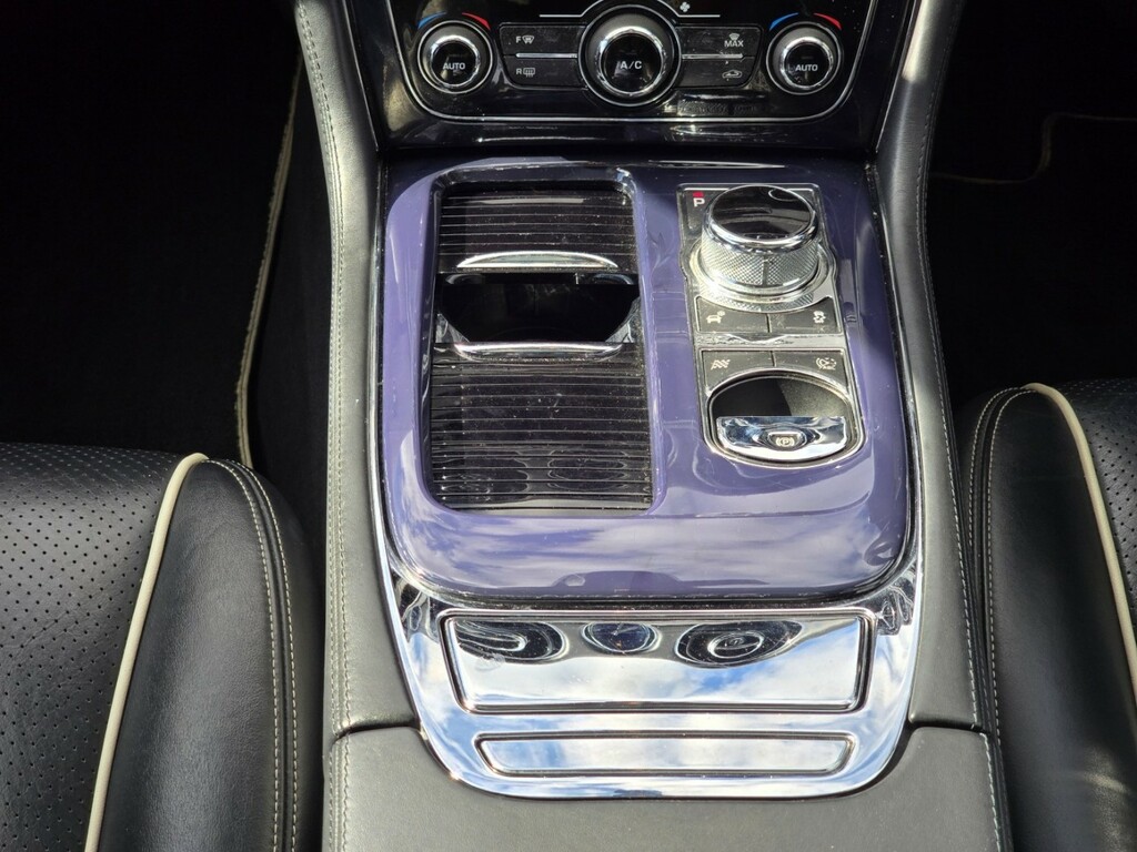 Jaguar XJ Saloon 3.0D V6 Portfolio Euro 5 Ss Lw Black #47