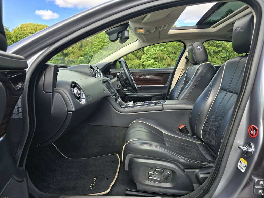 Jaguar XJ Saloon 3.0D V6 Portfolio Euro 5 Ss Lw Black #17