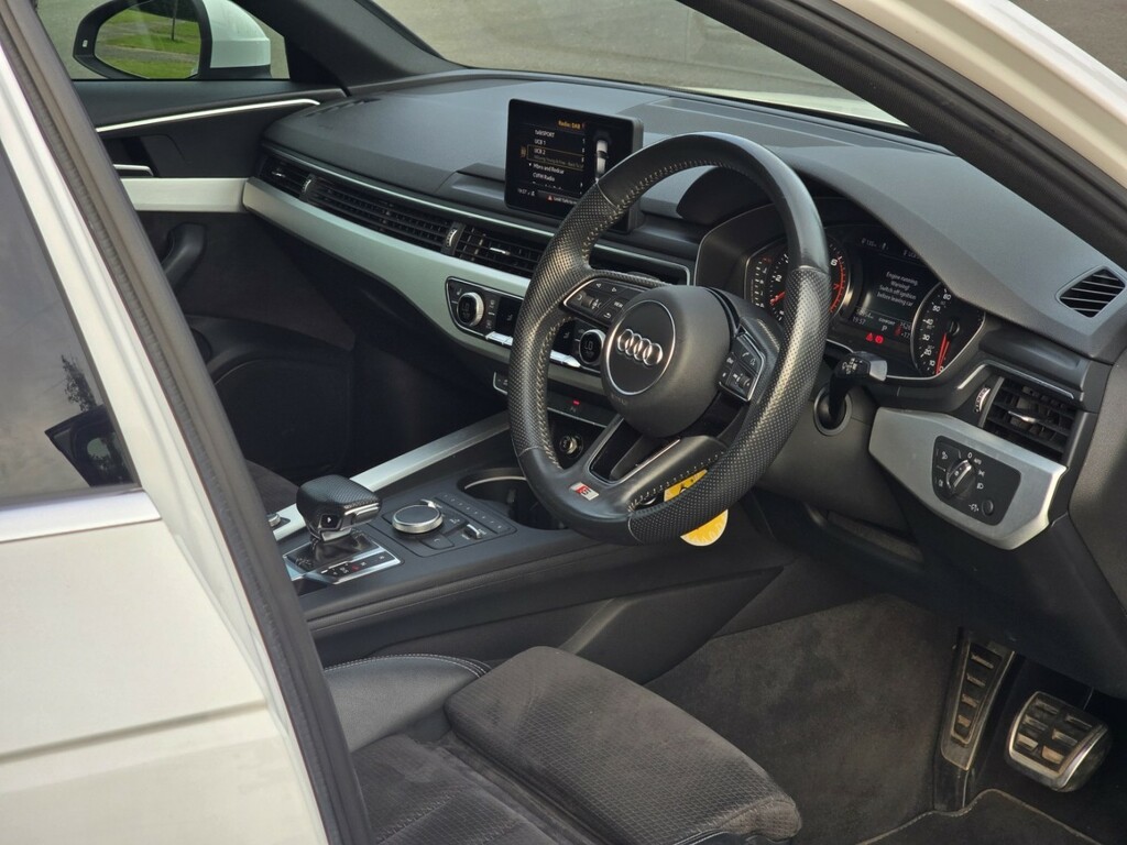 Audi A4 2.0 Tfsi 35 S Line FH68FTU White #2