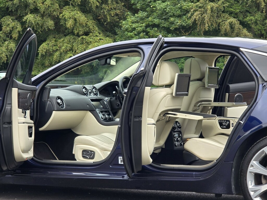 Jaguar XJ Black #8