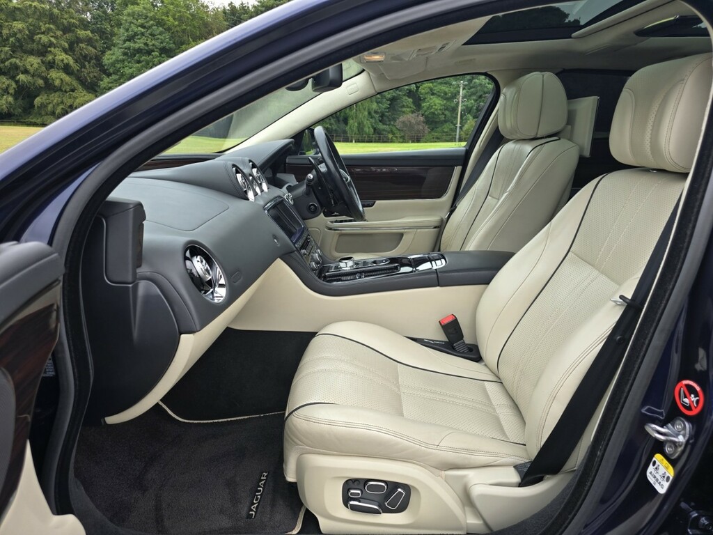 Jaguar XJ Black #63