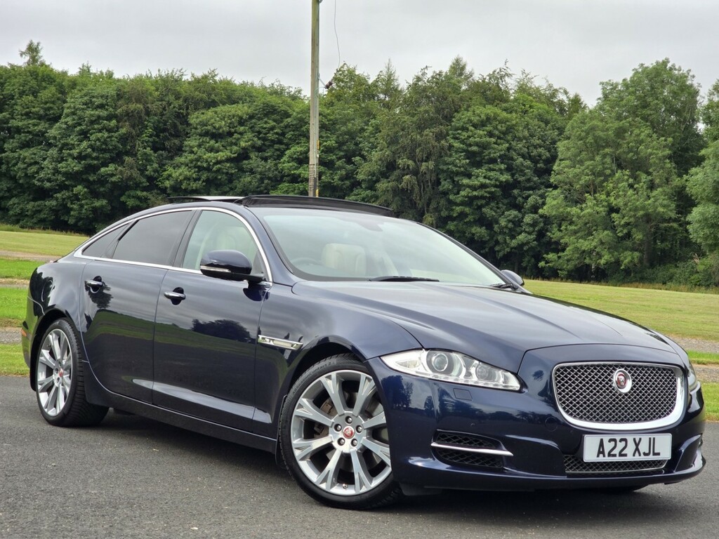 Jaguar XJ Black #31