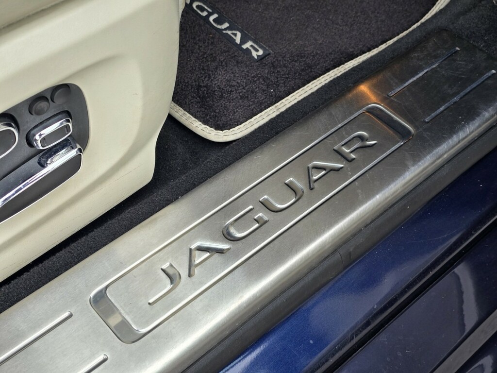 Jaguar XJ Black #27