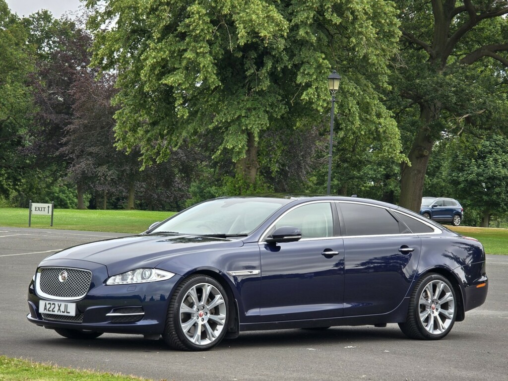 Jaguar XJ Black #43