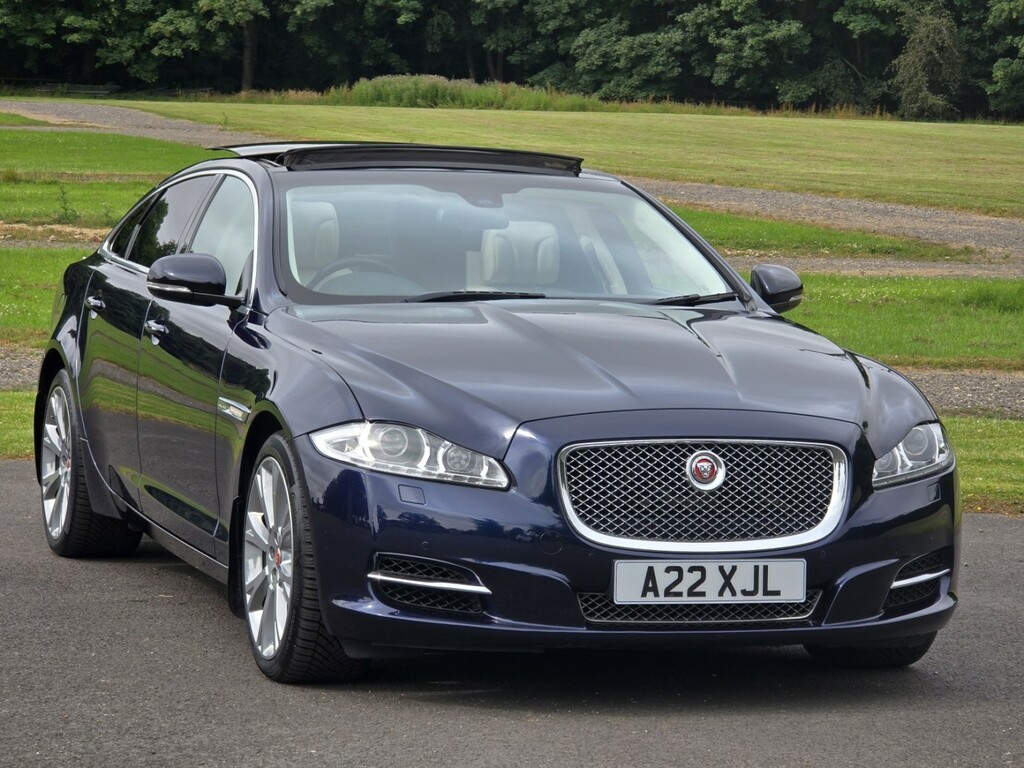 Jaguar XJ Black #9