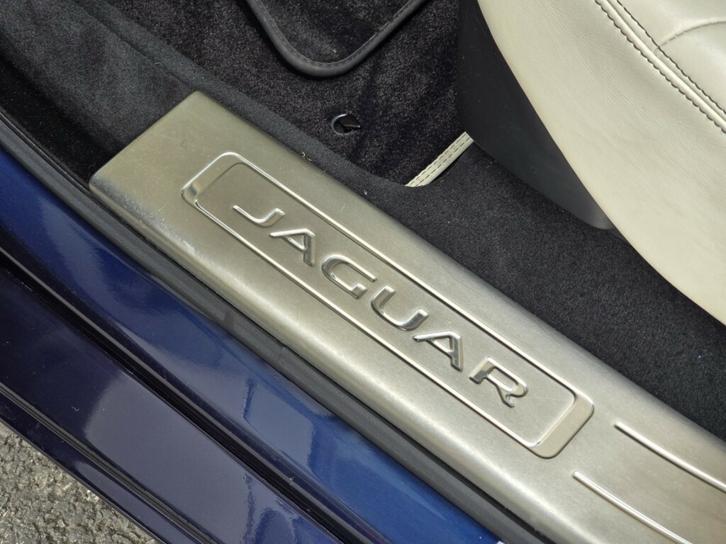 Jaguar XJ Black #56