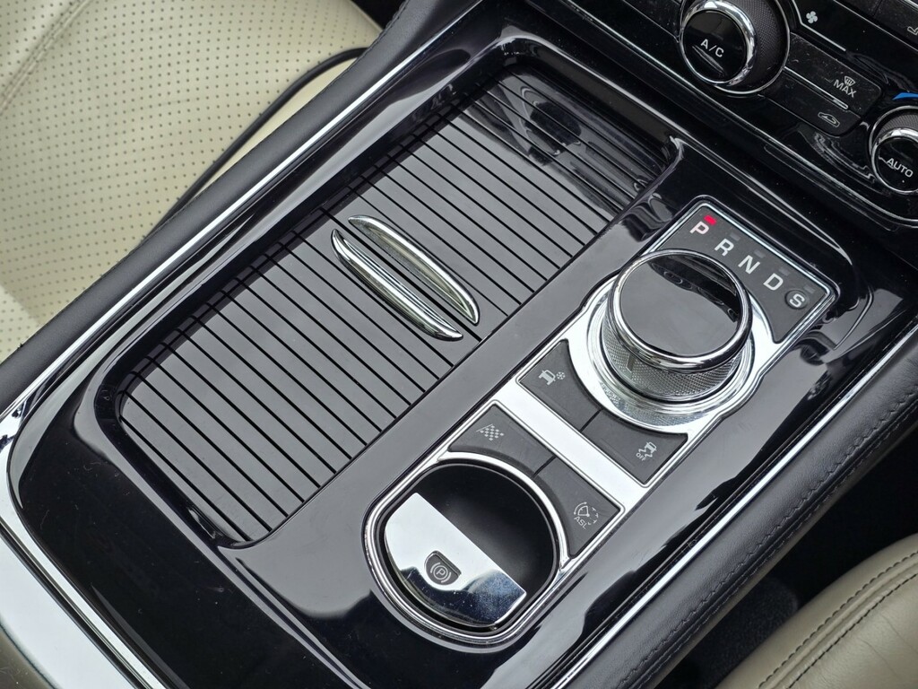 Jaguar XJ Black #73