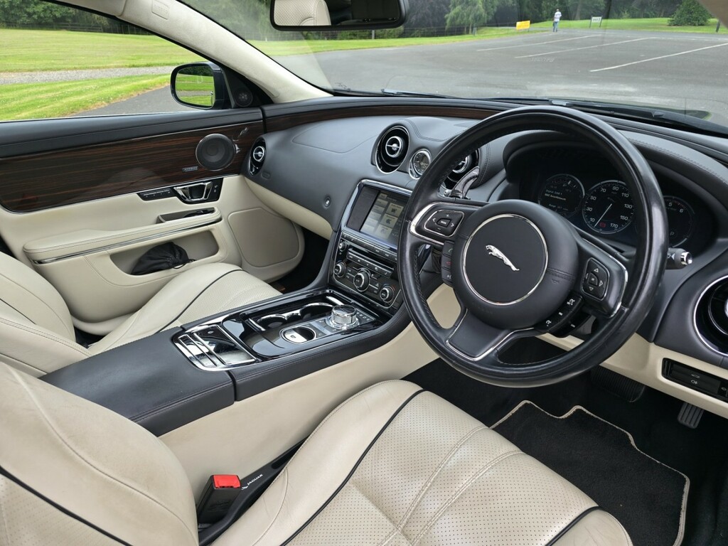 Jaguar XJ Black #21