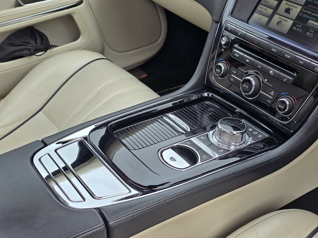 Jaguar XJ Black #23