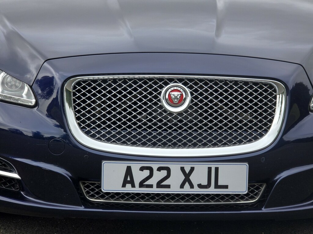 Jaguar XJ Black #12