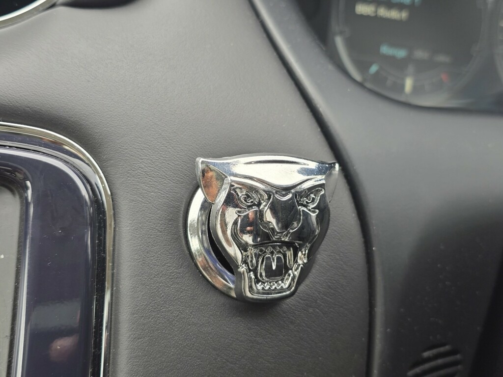 Jaguar XJ Black #85