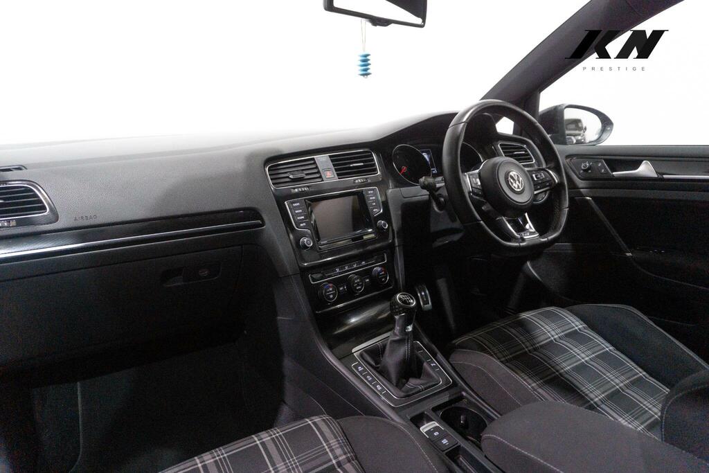 Volkswagen Golf Gtd Black #3