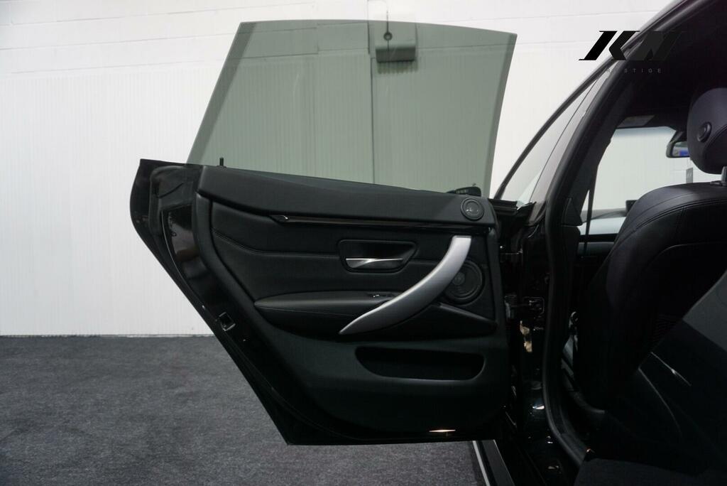 BMW 4 Series Gran Coupe 2L M Sport Black #35