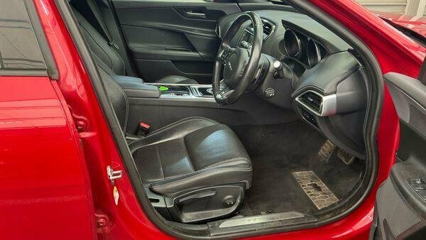 Jaguar XE 2.0D R-sport Saloon Euro 6 Ss Black #11
