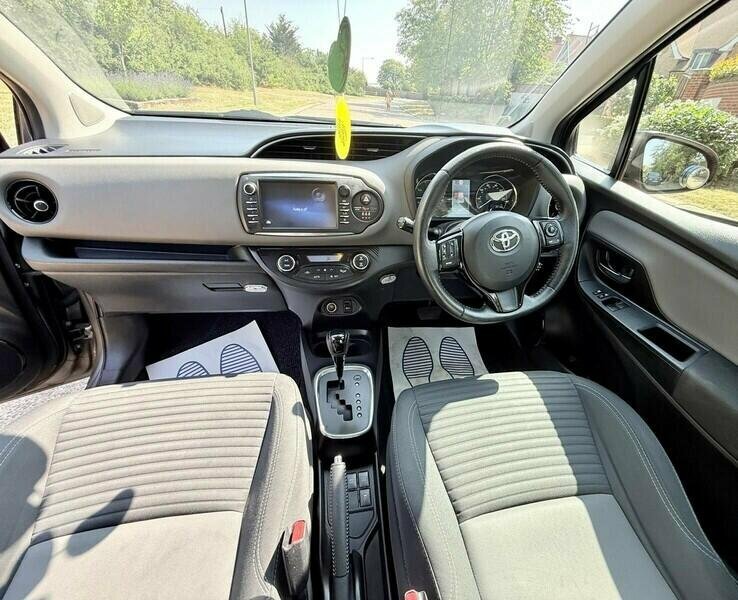 Toyota Yaris Blue Bi-tone Vvt-i Blue #16