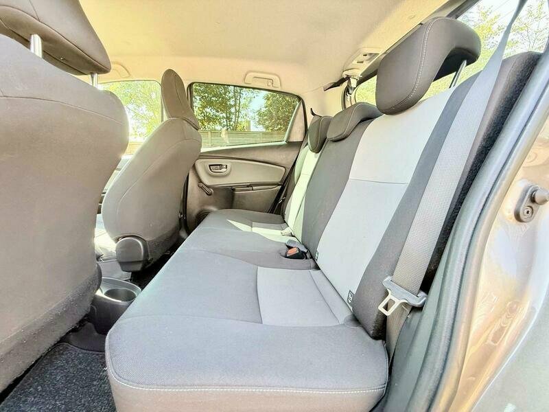 Toyota Yaris Blue Bi-tone Vvt-i Blue #14