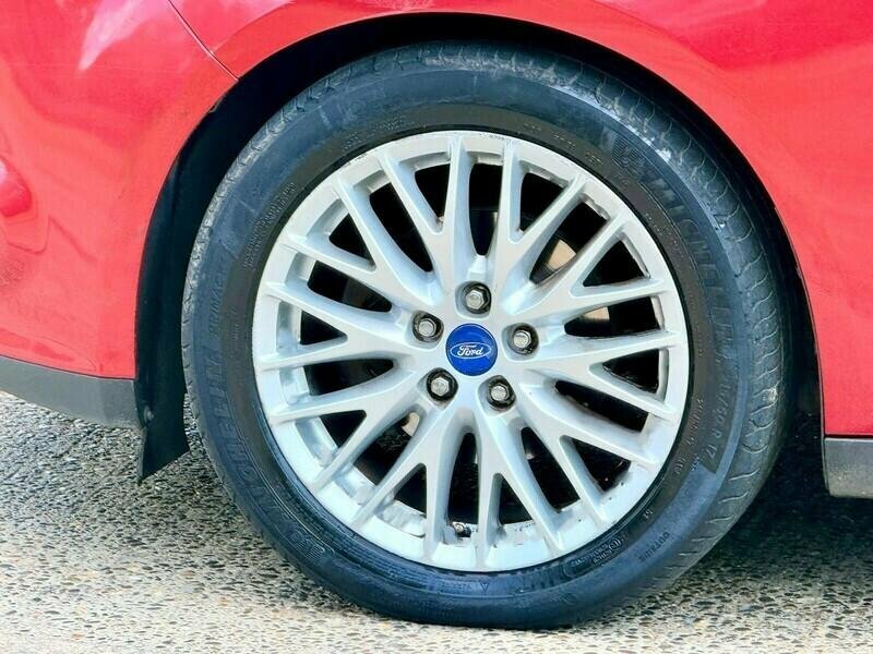 Ford Focus 1.5 Zetec Tdci 118 Bhp 0 Tax-year Mot Silver #19