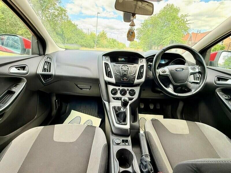 Ford Focus 1.5 Zetec Tdci 118 Bhp 0 Tax-year Mot Silver #11