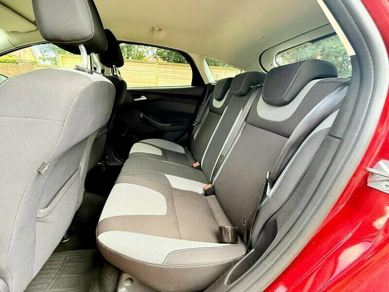 Ford Focus 1.5 Zetec Tdci 118 Bhp 0 Tax-year Mot Silver #10