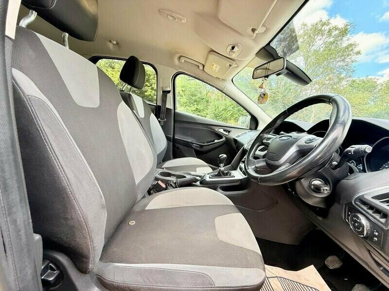 Ford Focus 1.5 Zetec Tdci 118 Bhp 0 Tax-year Mot Silver #14