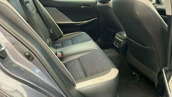 Lexus IS 300H Advance Cvt Red #9