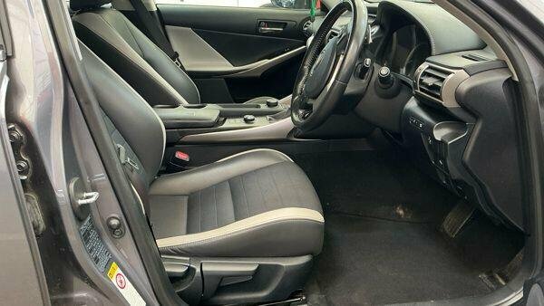 Lexus IS 300H Advance Cvt Red #10