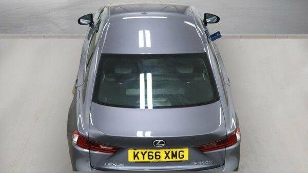Lexus IS 300H Advance Cvt Red #7