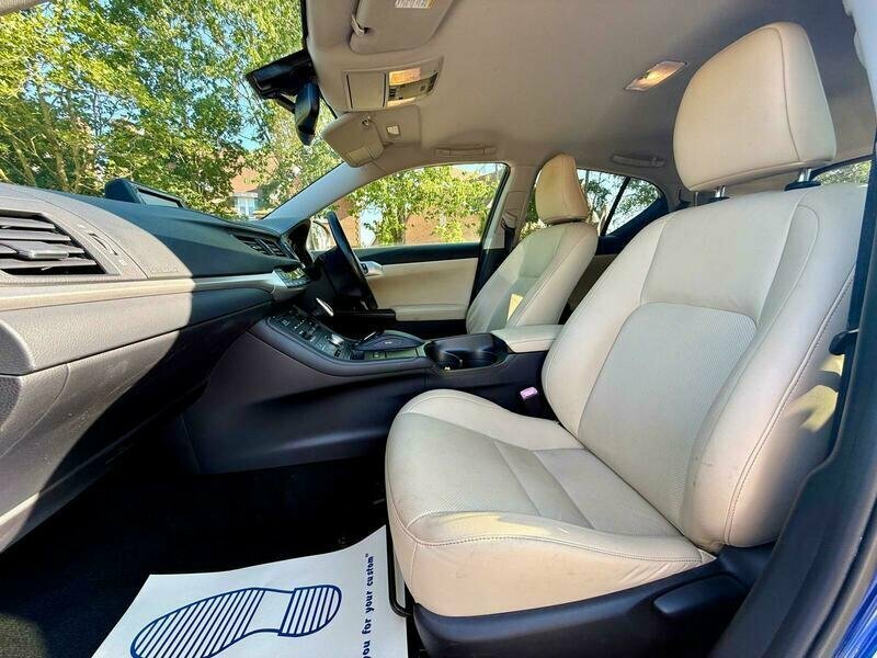Lexus CT Hatchback White #9