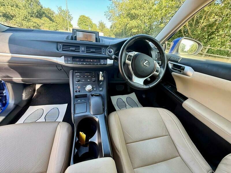 Lexus CT Hatchback White #7