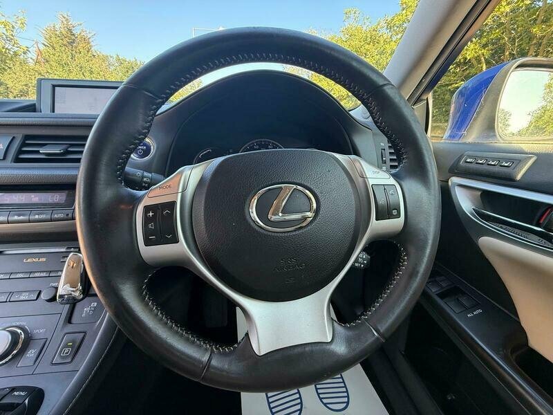 Lexus CT Hatchback White #16