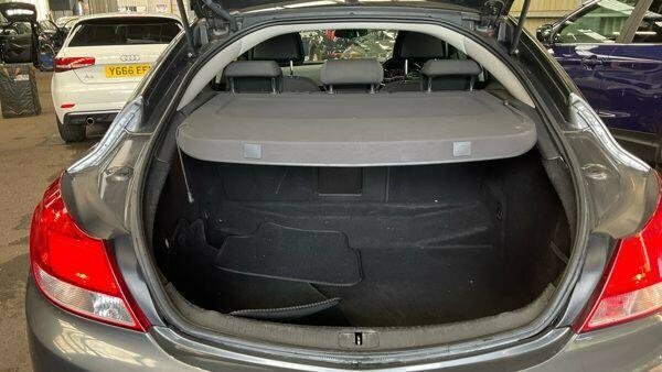 Vauxhall Insignia Hatchback Black #8
