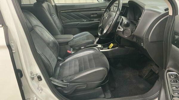 Mitsubishi Outlander 2.3 Di-d Gx 4 147 Bhp Black #10