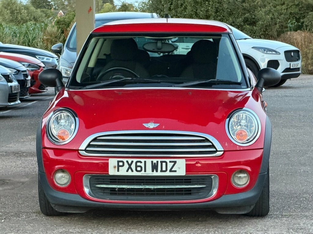Mini Hatch 1.6L One Red #2